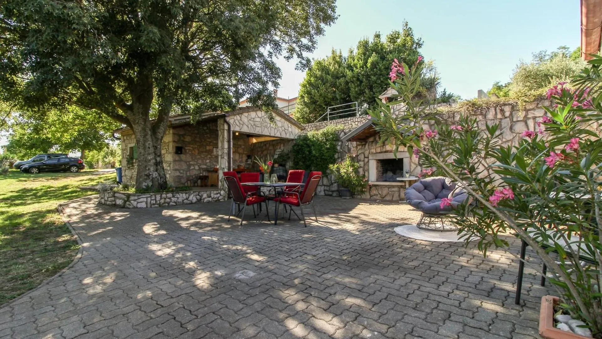 Roza In Sveti Bartol Labin (Istria)